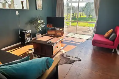 Image de Dark Sky Cottage is on the edge of Greytown with a country outlook