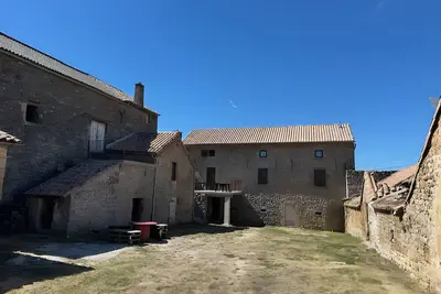 Image de Maison de campagne 'Labro' avec vue sur la montagne, terrasse privée et Wi-Fi