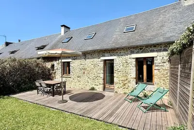 Image de Maison moderne à Lingreville avec jardin clos