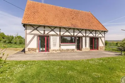 Image de Maison de Charme avec Jardin et Parking à Isigny-le-Buat