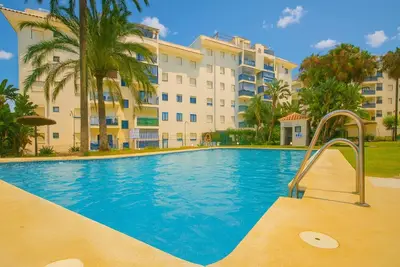 Image de Charmant Appartement Bord de Mer à Estepona avec Wi-Fi