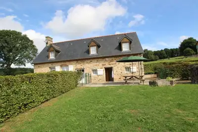 Image de Gîte confortable à St Georges de Rouelley, animaux acceptés, vue sur vallée