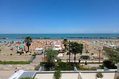 Image de Rn003 - Torre Pedrera, exclusive three-room beachfront apartment with balcony