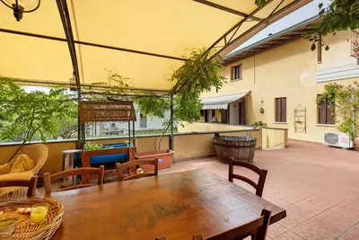 Image de Maison de Vacances 'La Terrazza Appartamento Agata' avec Terrasse Privée, Wi-Fi et Climatisation
