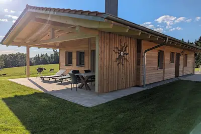 Image de Vacation chalet with sauna and large terrace at Ferienhof Schiegl in the bay. Forest