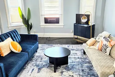 Image de Clean and Comfy 3-bedroom apartment in Cincinnati with parking