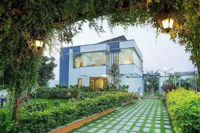 Image de Olivewood Villa A 3bhk Farmstay with Private Pool by Homeyhuts