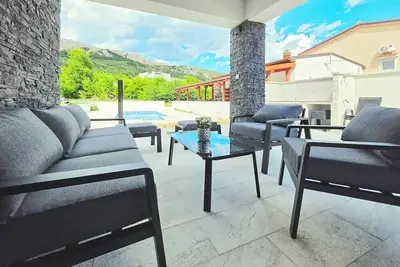 Image de Villa Lux with swimmnig pool and view