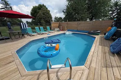 Image de Home in Beautiful Conestogo with Pool