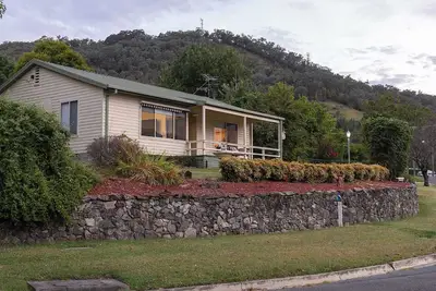 Image de Cosy Candlewick Cottage | A Mount Beauty Delight