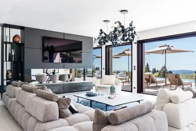 Image de Unrivaled Modern Architect Luxury Villa. Just Moments from Cannes