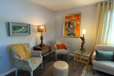 Image de Little House With Big Art. Unique Eclectic, Creative, 3-bdrm. Clean & thoughtful