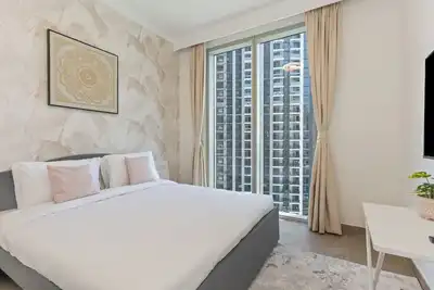 Image de Chic 2-bedroom apartment with WiFi, Ac in Creek Harbour Dubai