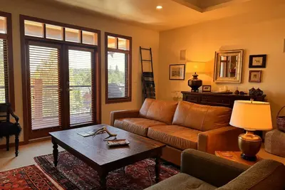 Image de Elegant 2 Bedroom, 2 bath condo at the base of Red Mountain