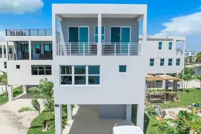 Image de Chic Ocean Hideaway with Grill