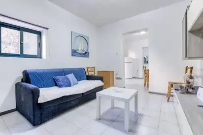 Image de Peaceful 1br maisonette with Sofa Bed with Wifi!
