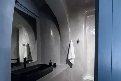 Image de Cave-Style Suite with Outdoor Jacuzzi