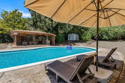 Image de Studio by the Lake | Pool & Boat Parking