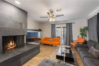 Modern Midtown Home -Unit A