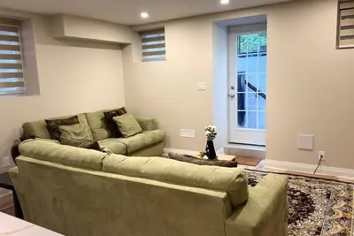 Image de Elegant 2br/2ba Suite • Near Lake Wilcox, Go Transit & Wonderland
