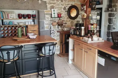Image de La Dorlotte maison de charme piscine 6 pers Mirefleurs près de Clermont-Frd