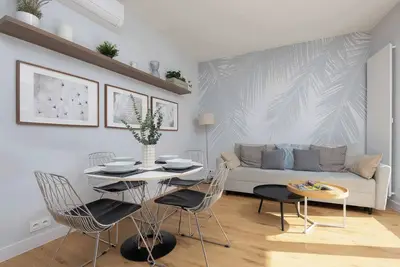 Image de Modern Apartment with Air Conditioning and Parking Near the Pge Stadium in Warsaw by Noclegi Renters