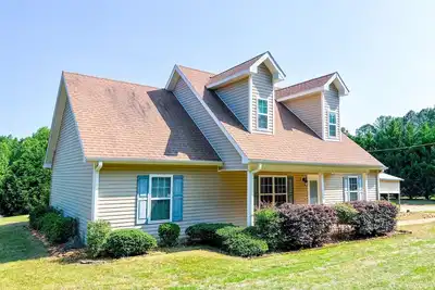 Image de Charming 3-bedroom house on 3 acres in Thomaston with WiFi, fitness eqpmnt, Ac