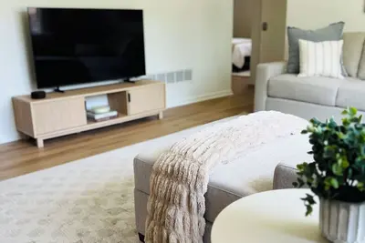 Image de Serene 3 Bedroom Home near Downtown Homewood