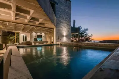 Image de Luna Azul Loft - Ultra Lux Apt, Pool, Views