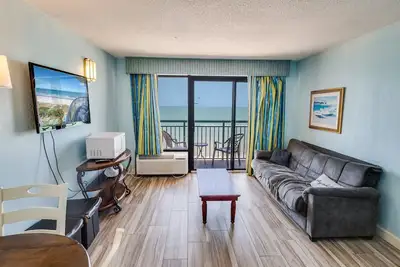 Image de New Direct Oceanfront View, Sandcastle South, Pools!