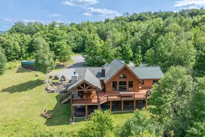 Image de Expansive 5 bedroom house on 7 private acres with breathtaking mountain views