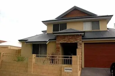 Image de Modern townhouse in the centre of Rockingham