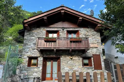 Image de Stone chalet with valley view