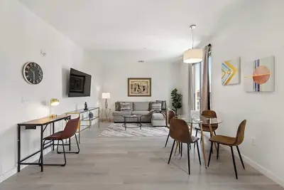 Image de Scenic 2br free parking 30 Nyc!