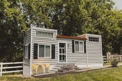 Image de Tiny house w/ Pool on water near Beaches / turf
