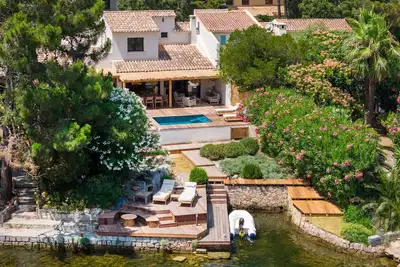 Image de Villa  Sur Le Lagon De St Cyprien