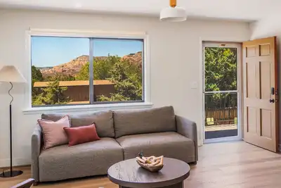 Image de Bright & Airy 2-Bedroom House with Spectacular Views in West Sedona