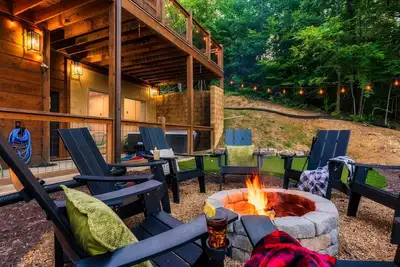 Image de Cozy Mtn| Bbq+MiniGolf+Pool+GmRoom+Firepit+Theater