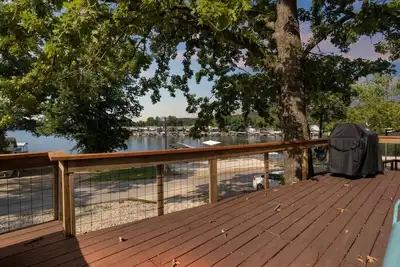 Image de Lakefront Home in a Quiet Cove, Private Dock, Outdoor Dining & Fishing