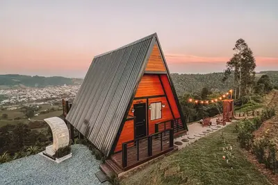 Image de Crescent Moon Cabin, close to everything, far from everyone! Comfort and privacy!