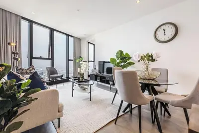Image de Queens Place | Classy Lvl 69 Apt w Skyline Views