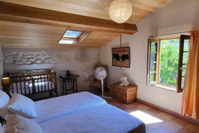 Image de Maison de campagne avec piscine chauffée pour 9 personnes, chien bienvenu