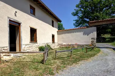 Image de Gîte Authentique avec Terrasse et Animaux Admis