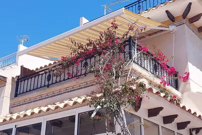 Image de Beautiful 3-story house by the sea