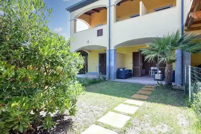 Image de Joli appartement avec climatisation, Wifi, piscine, Tv, patio, animaux admis et parking