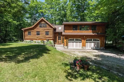 Image de Beautiful cabin in Good Hart with water access!