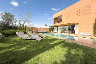 Image de Villa Sissi, PRIVÉE – 4 Ch / 4 Sdb – Piscine Chauffée – Petit-déj Inclus – Parking – Route de l'Ouri