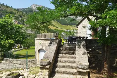 Image de Gite\"Les Osiers\" de 4 à 10 personnes, proche rivière 8km Ste Enimie et Ispagnac.