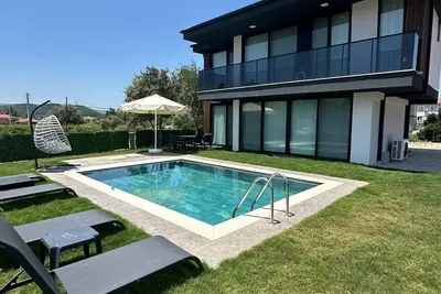 Image de Muğla Karabörtlen Villalar Bölgesinde 2025 yapımı doğa içerisinde havuzlu villa!