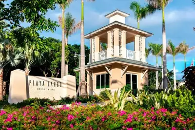 Image de Romantic Beach Getaway! Gym, Pool & Spa Access! Pet Friendly King Stay!